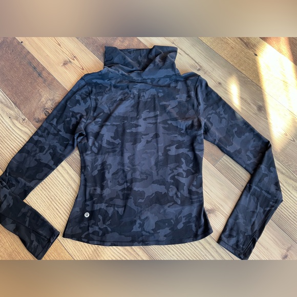 lululemon athletica Black Camouflage Crop Top - Picture 4 of 4